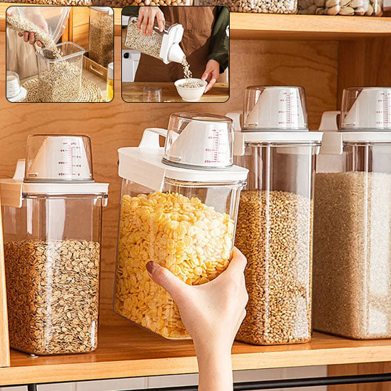 Contenant en plastique avec tasse à mesurer